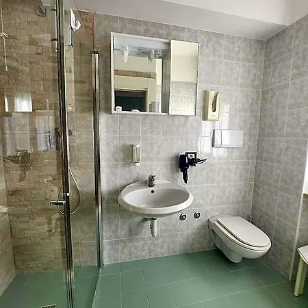 2 Palme 2* טורי דל בנקו
